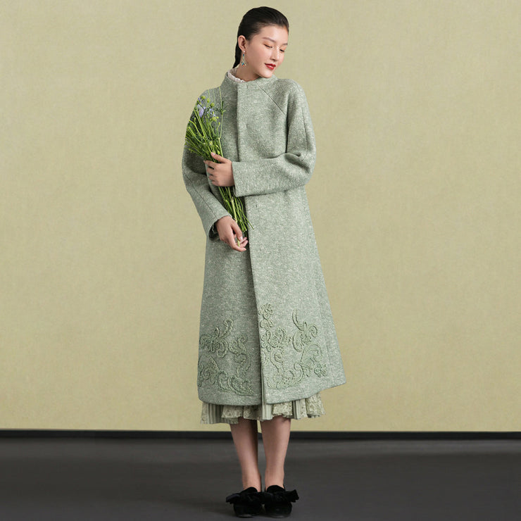 Modische hellgrüne Wolloberbekleidung trendige Plus-Size-Stehkragen-Winterjacken-Stickerei-Damenmäntel