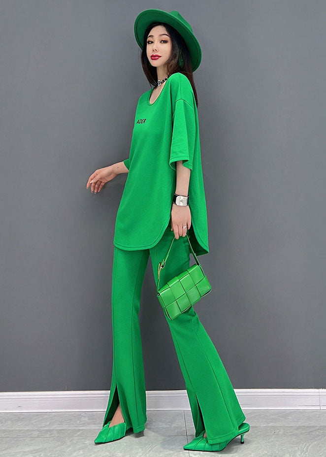 Feines grünes O-Neck-Seiten-Open-Letter-Print-Baumwolltanks und ausgestellte Hosen, zweiteiliges Set Sommer