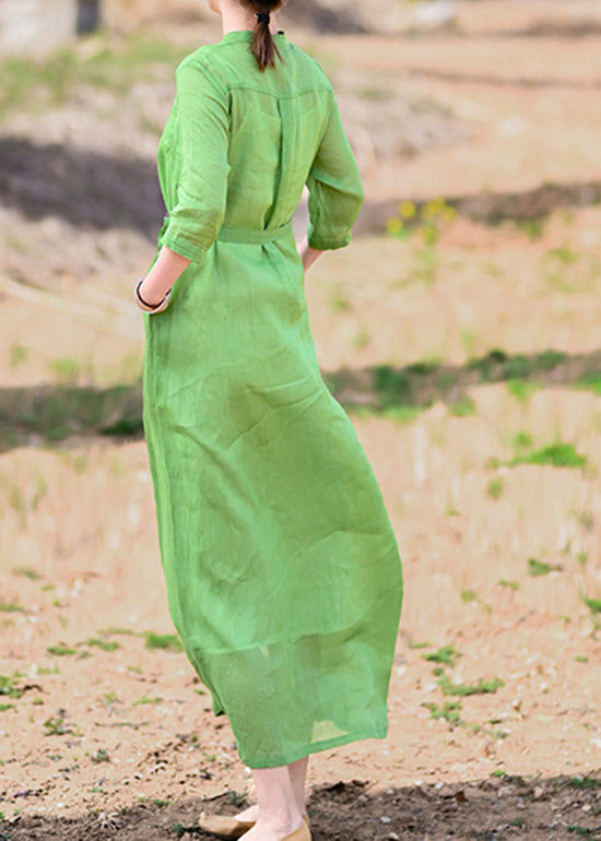 Feines grünes Partykleid mit Stehkragen und Taillenbestickung, halbe Ärmel
