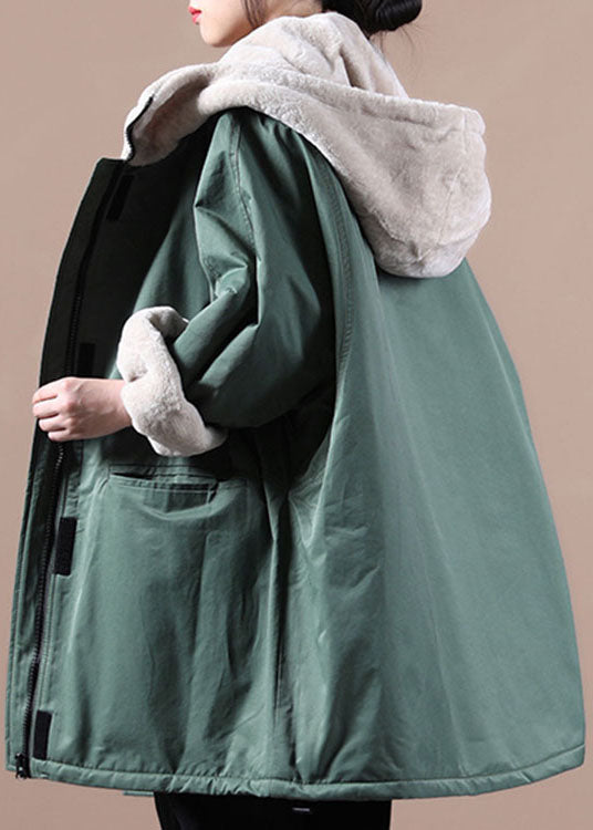 Feine grüne Reißverschlusstaschen Patchwork-Fleece-Wolle gefütterte Parka-Jacke Winter