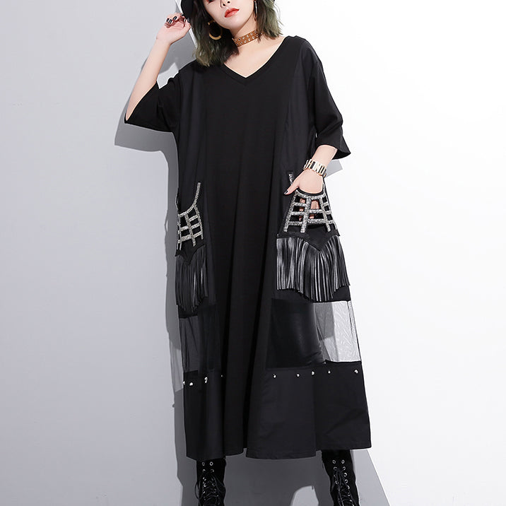 Feines schwarzes Maxikleid aus Baumwolle Oversize-Reisekleid mit V-Ausschnitt Feine Kaftane aus Baumwolle mit Quastentaschen