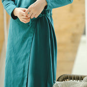 Feines blaues Kleid in Übergröße mit asymmetrischem Design und asymmetrischem Design. Feines O-Ausschnitt-Midikleid