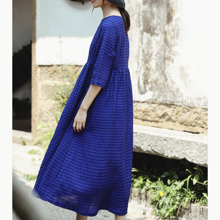 Feines blaues Seiden-Leinen-Kleid plus Größe Baggy-Kleider mit O-Ausschnitt Neue Halbärmelige Seiden-Leinen-Kleider mit großem Saum