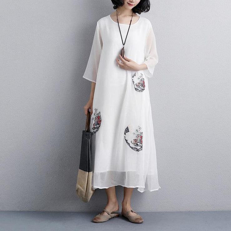 Feines natürliches Kleid plus Größe Ethnisches Frauen-Stickerei-Dreiviertel-Hülsen-weißes Kleid