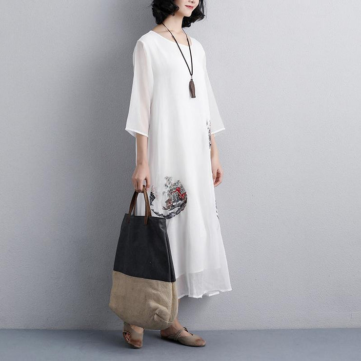 Feines natürliches Kleid plus Größe Ethnisches Frauen-Stickerei-Dreiviertel-Hülsen-weißes Kleid