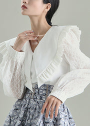 Tailliertes, weißes, gekräuseltes Patchwork-Blusenoberteil aus Baumwolle im Frühling