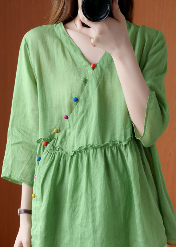 Französisches grünes V-Ausschnitt, gekräuseltes, asymmetrisches Design, Herbst-Hemd mit halben Ärmeln