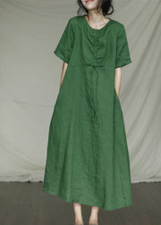 Grünes Leinenkleid mit festen Taschen und kurzen Ärmeln