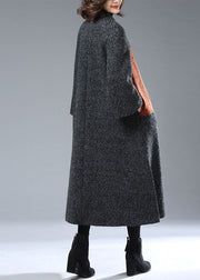 Grau bedruckte Woll-Trenchcoats Knopfseite offen Winter