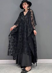 Handgefertigtes schwarzes V-Ausschnitt besticktes asymmetrisches Design Seiden-Tüll langes Kleid Fledermausärmel