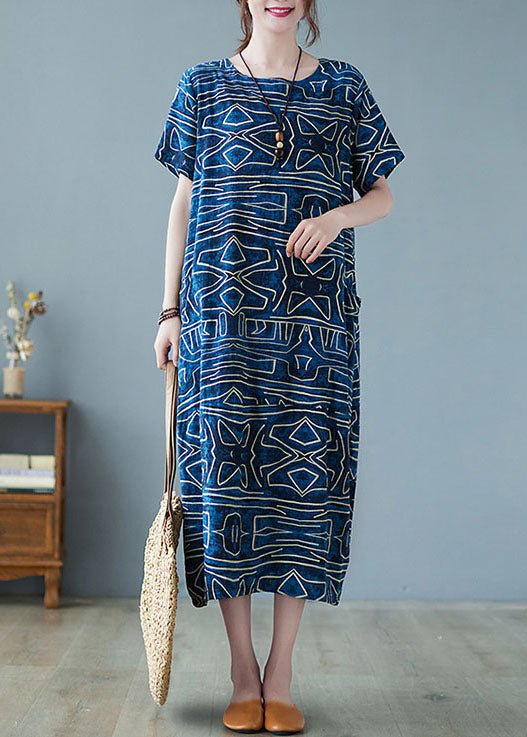 Maxikleid aus Baumwolle mit kurzen Ärmeln, italienisches Blau, O-Ausschnitt, geometrischer Druck, Taschen
