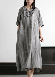 Italienisches Grau mit V-Ausschnitt, bestickt, zerknittertes Leinen, lange Kleider, halbe Ärmel