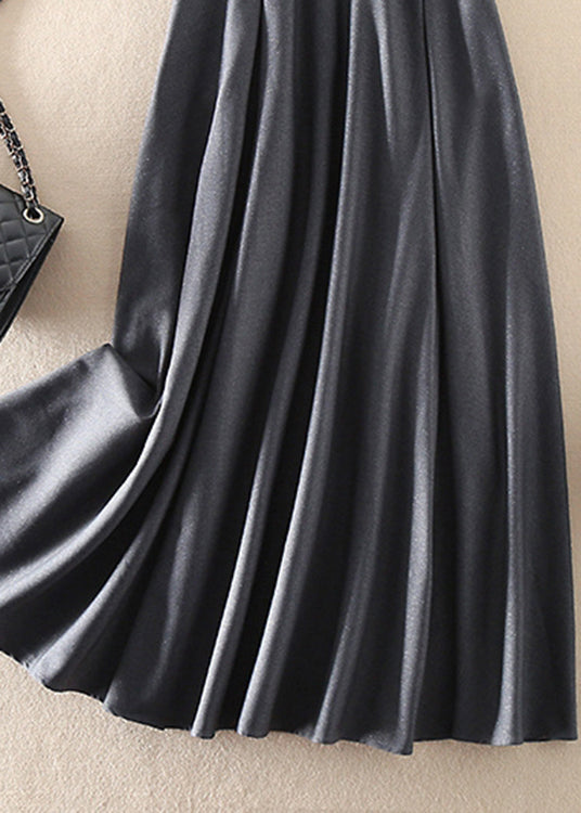 Italienische graue Reißverschlusstaschen zerknitterte Seidenkleider ärmellos