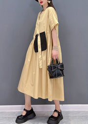 Italienisches Khaki-O-Neck-Knopftaschen-Patchwork-zerknittertes Kleid mit kurzen Ärmeln