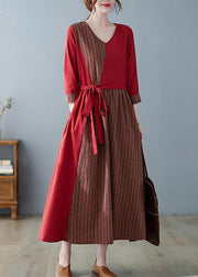 Italienisches Mulberry-Kleid mit V-Ausschnitt, asymmetrischem Patchwork, gestreiften Knöpfen, Taschen, Taillenschnürung, Leinenkleid mit drei Vierteln