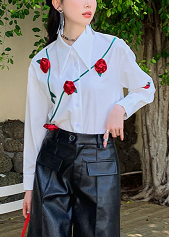 Italienisches weißes Peter-Pan-Kragen-Rosen-Blumen-Patchwork-Knopf-Hemd mit langen Ärmeln