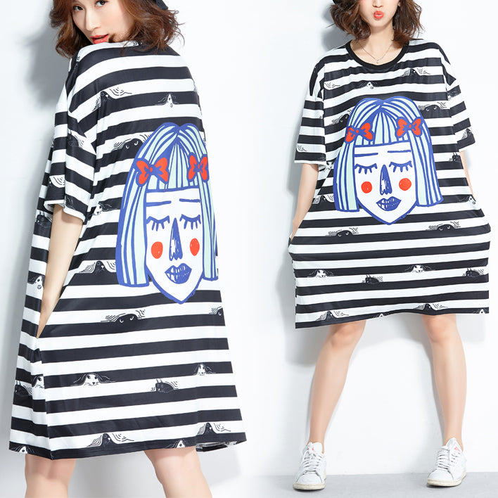 Italienische schwarz-weiß gestreifte Seidenmischkleidung Organic Outfits Baggy Short Sommerkleid mit O-Ausschnitt