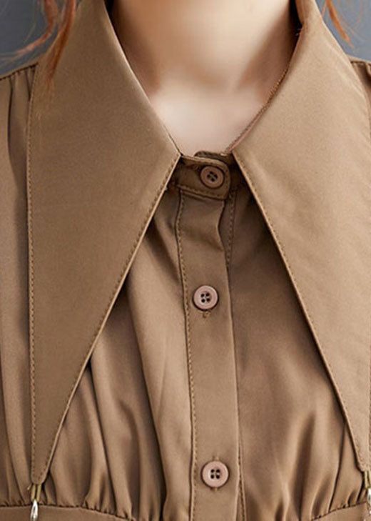 Khaki geknittertes Knopf-Feiertags-Hemd-Kleid mit langen Ärmeln
