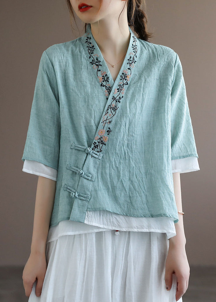 Hellgrünes zweiteiliges Hemd aus Baumwolle mit bestickten halben Ärmeln