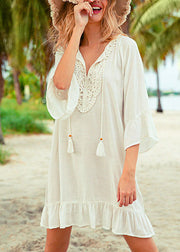 Loses weißes Patchwork aushöhlen Minikleid mit ausgestellten Ärmeln Sommerkleid aus Baumwolle