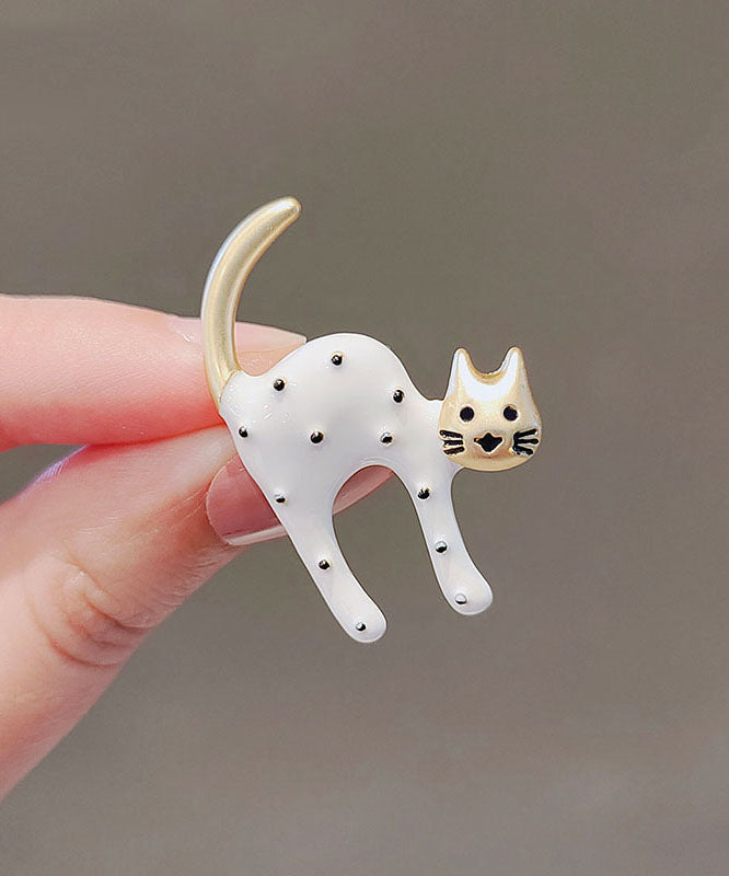 Lovely Black Alloy Dot Little Cats Brooches