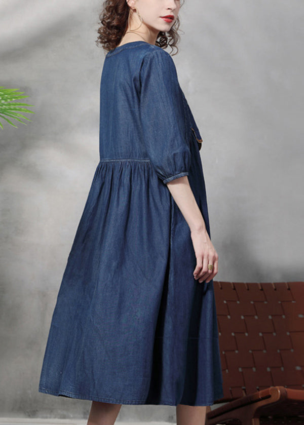 Moderner blauer quadratischer Kragen bestickte Baumwoll-Denim-Kleider mit halben Ärmeln
