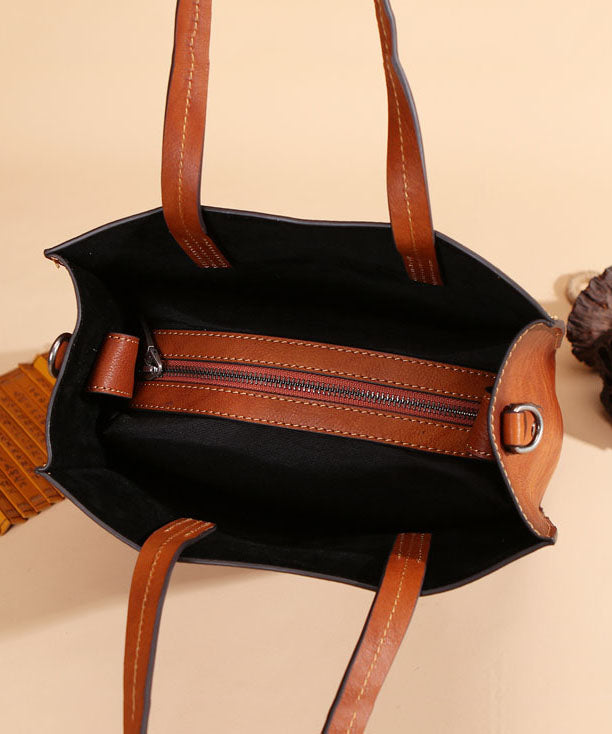 Moderne Handtasche aus Kalbsleder mit Pfauenmotiv in Braun
