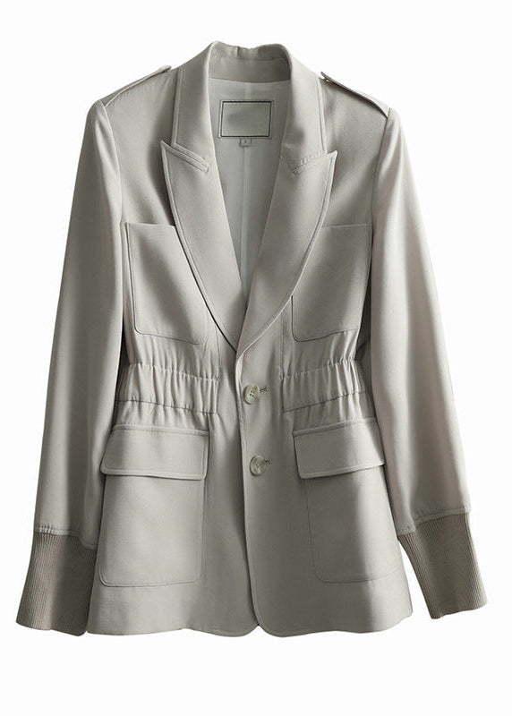 Moderner Mantel mit gekerbten Knopftaschen und langen Ärmeln