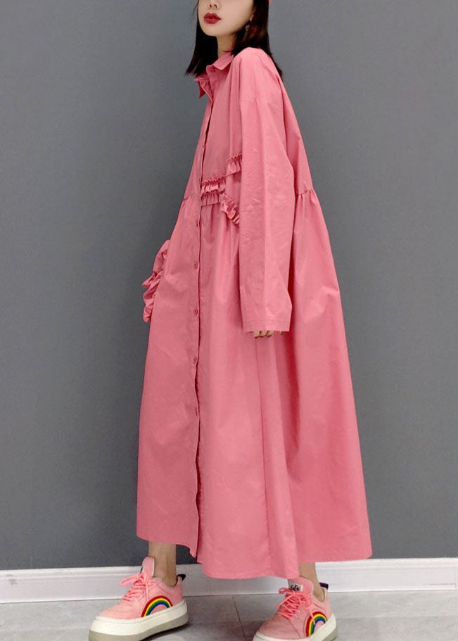 Modernes rosa Peter Pan-Kragen zerknittertes Hemdkleid mit langen Ärmeln