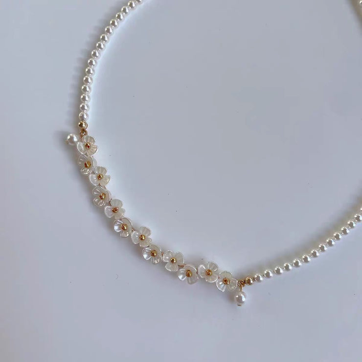Modern White Alloy Pearl Floral Collar Necklace