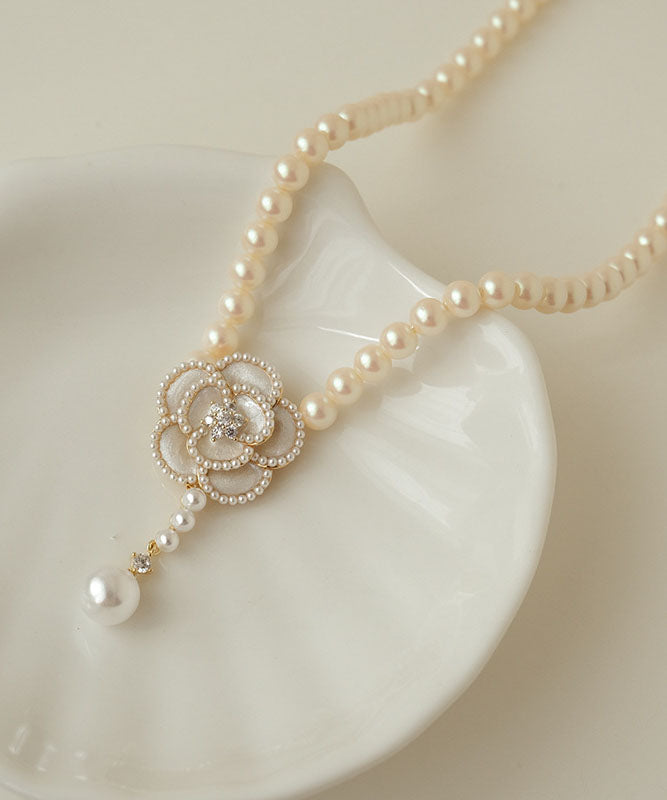 Modern White Copper Overgild 14K Gold Zircon Pearl Resin Floral Pendant Necklace