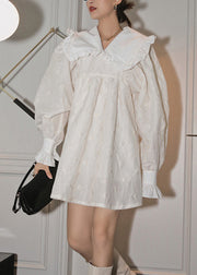 Moderne weiße geknitterte Peter-Pan-Kragen-Jacquard-Kleider mit ausgestellten Ärmeln