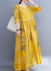 Modernes gelbes Kleid mit O-Ausschnitt und Knopfdruck Frühling
