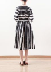 Moderne schwarz-weiß gestreifte Leinenkleidung für Sommerkleid aus Baumwolle mit Bindebund