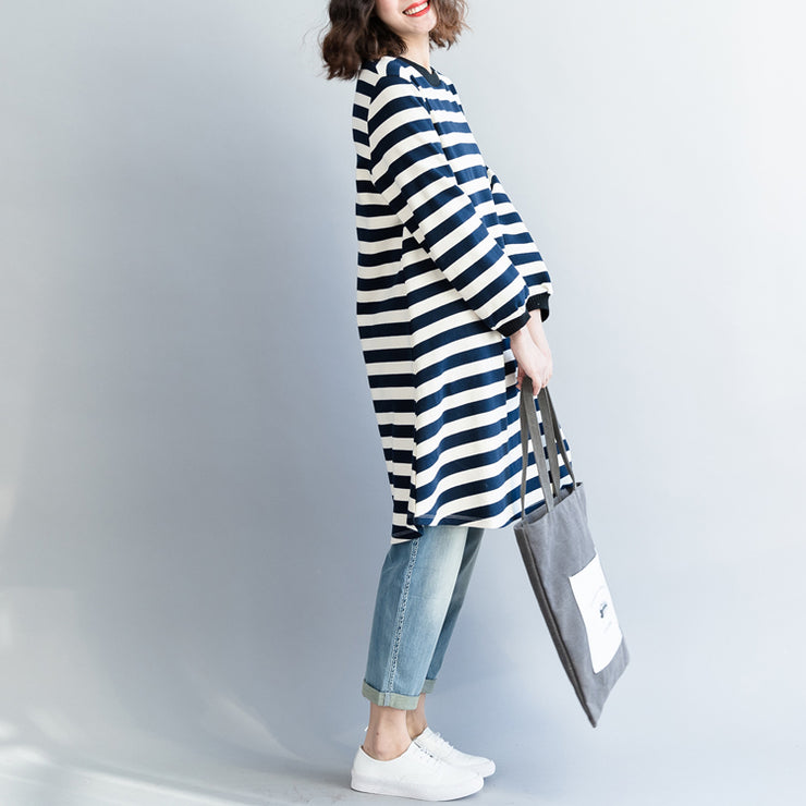 Moderne blau-weiß gestreifte Baumwollkleidung für Frauen Korea Kleider Frühlings-O-Ausschnitt Kleider
