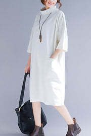 Moderne weiße Strick-Tuniken in Übergröße mit hohem Halsausschnitt Baggy-Frühlingskleid mit halben Ärmeln