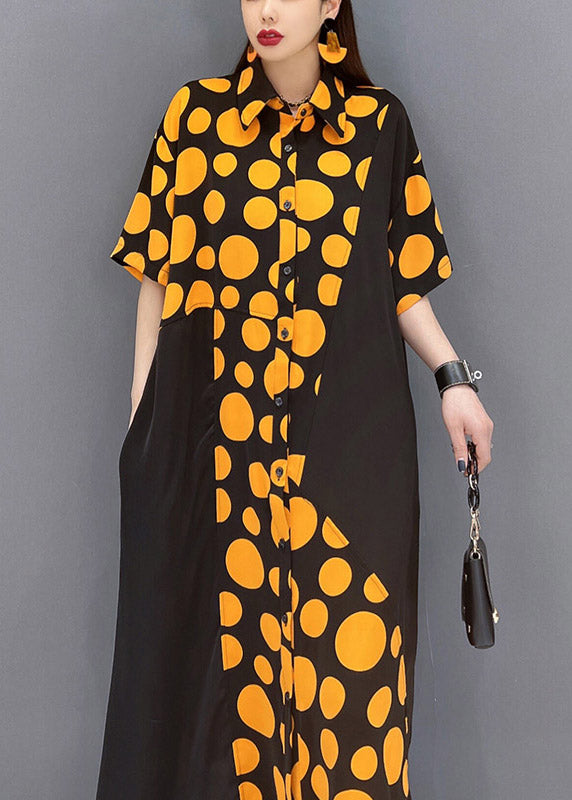 Orangefarbenes Patchwork-Kleid mit halben Ärmeln und Punkten