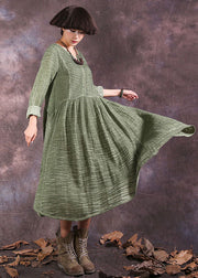 Plus Size Patchwork-Baumwollkleid mit grünen Knöpfen Frühling