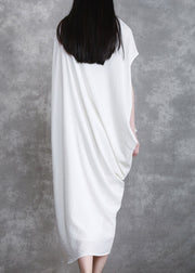 Weißes, asymmetrisches, zerknittertes Leinenkleid mit kurzen Ärmeln und O-Ausschnitt in Übergröße