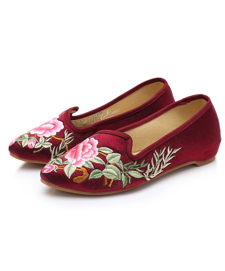 Lila, rote, flache Schuhe aus Veloursstoff mit einzigartigen, bestickten, spitzen Zehen
