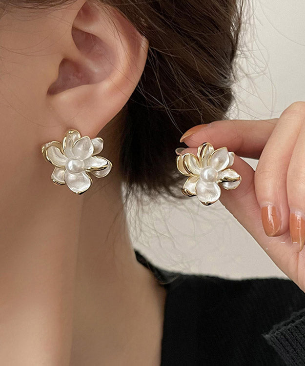 Regular White Alloy Pearl Flower Stud Earrings