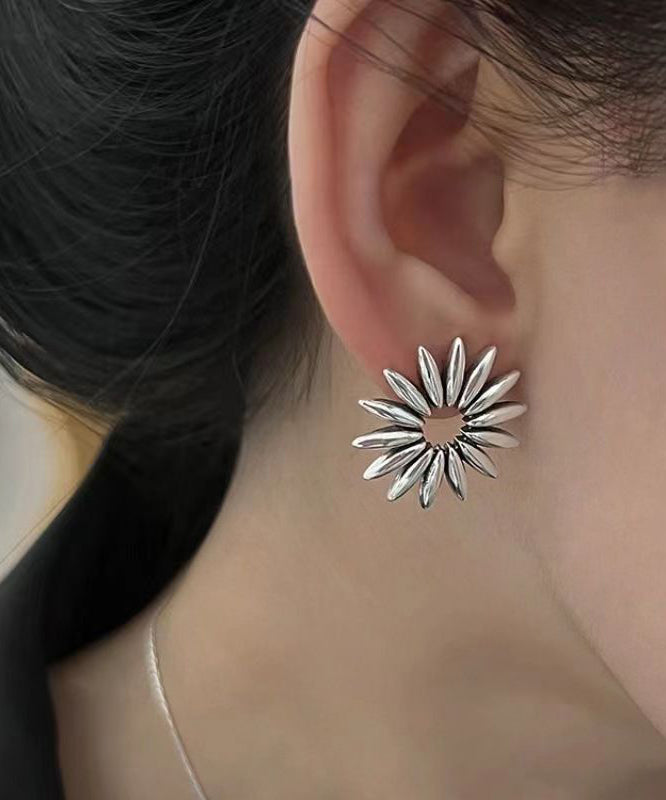 Regular White Sterling Silver Floral Stud Earrings
