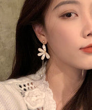 Retro Beige Asymmetricar Floral Alloy Pearl Resin Drop Earrings
