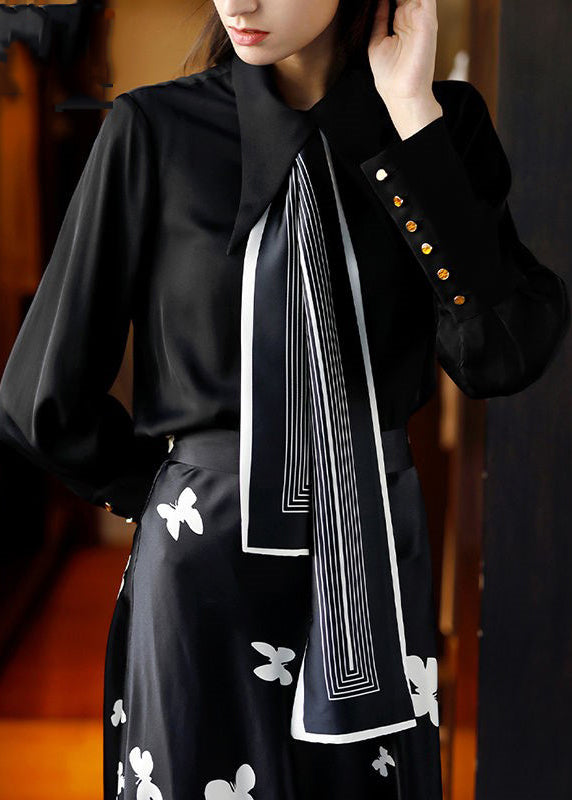 Retro schwarzes Seidenhemd mit quadratischem Kragen und langen Ärmeln