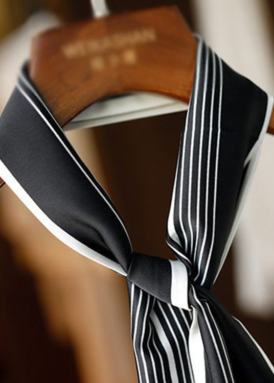 Retro schwarzes Seidenhemd mit quadratischem Kragen und langen Ärmeln