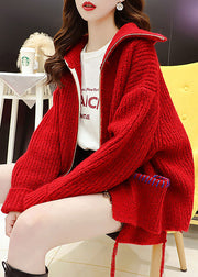 Einfacher roter asymmetrischer Strick-Winterpullover-Mantel