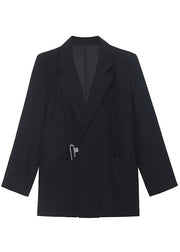 Stil: Schwarze, gekerbte Taschen, lockerer, langärmliger Mantel