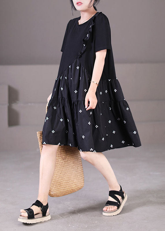 Stil Schwarz O-Ausschnitt bestickt gekräuselte Patchwork faltige Baumwolle A-Linie Kleid mit kurzen Ärmeln