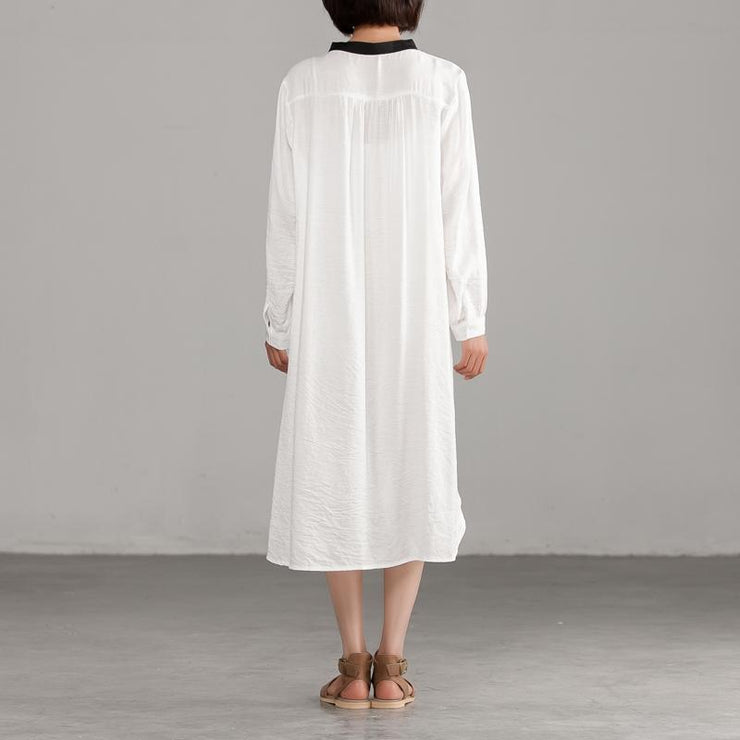 Style Leinen-Baumwoll-Steppkleidung Pakistanisches weißes langärmliges lockeres unregelmäßiges Kleid