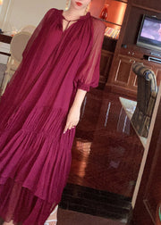 Stilvolles Mulberry-V-Ausschnitt, zerknittertes Seidenkleid mit Laternenärmeln